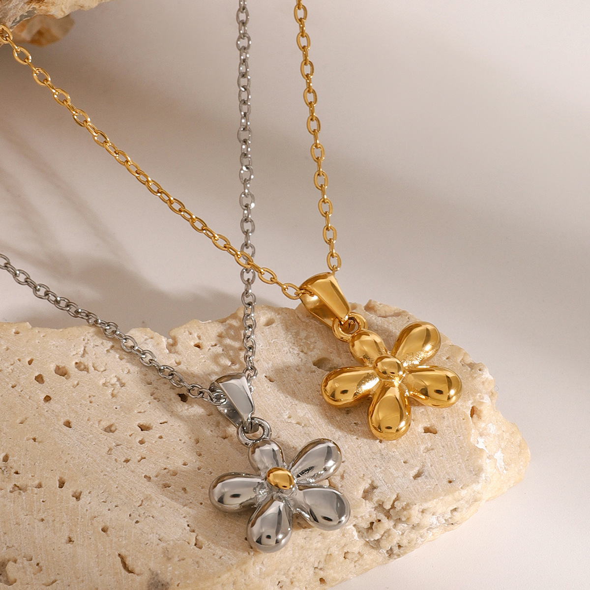 1 Piece Sweet Style Flower Shape Stainless Steel  Gold Color Women's Pendant Necklace h5 